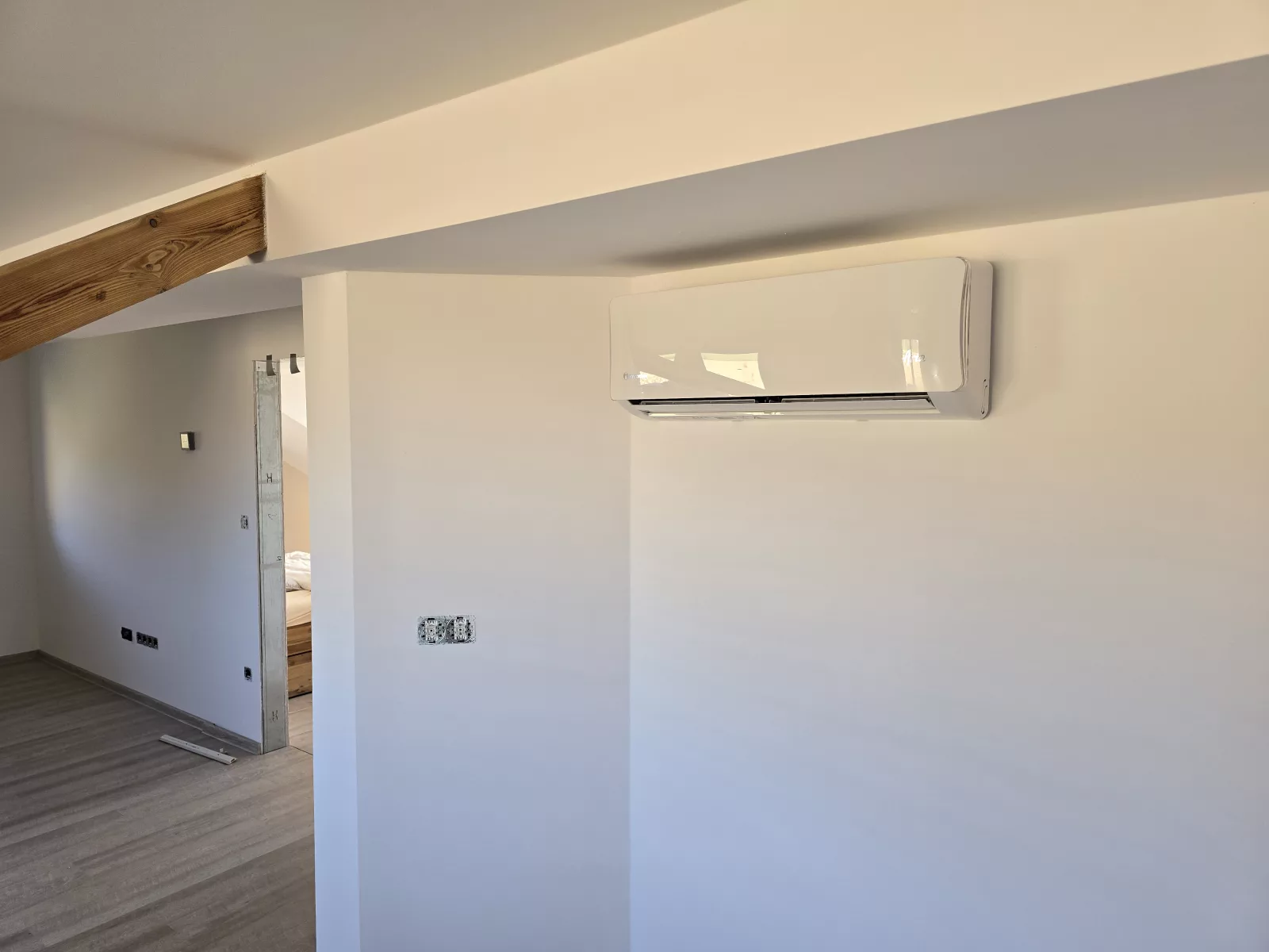 RD Vikýřovice - nástěnné jednotky — foto 3