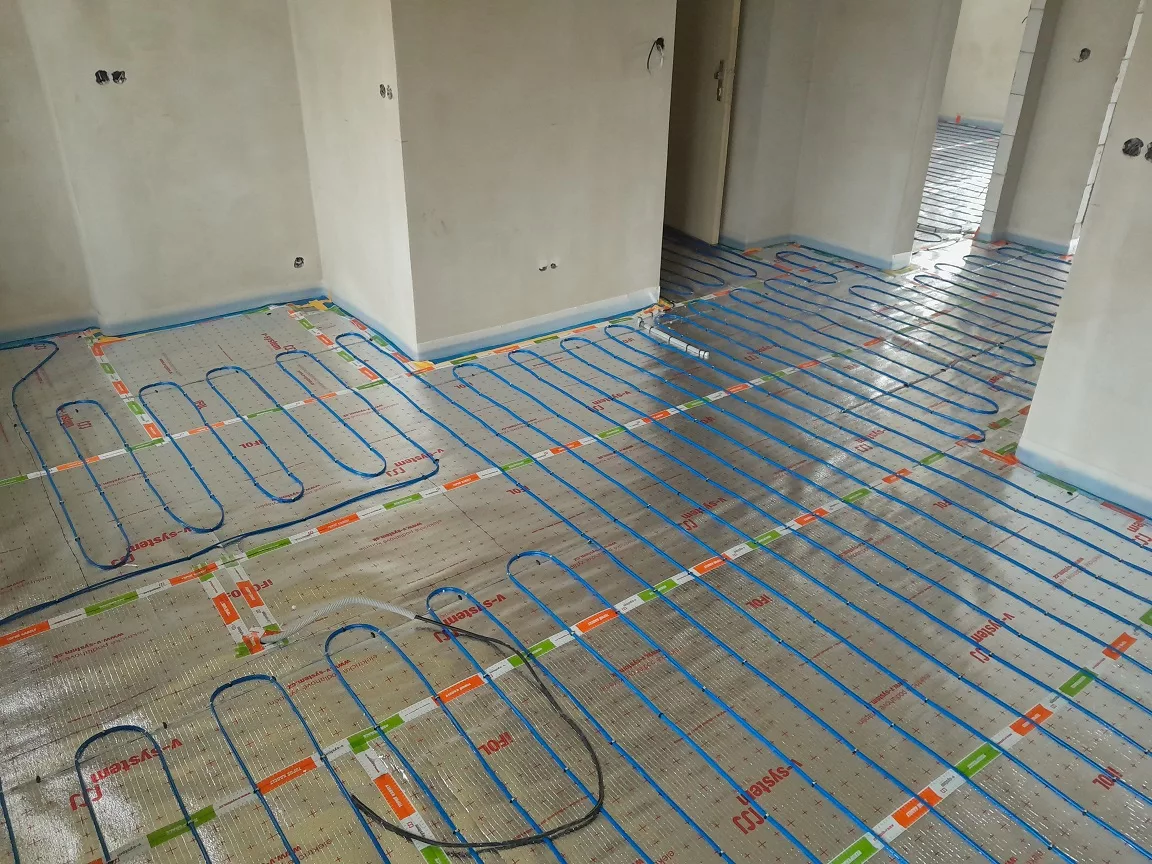 Rekonstrukce bytu Štěpánov - podlahové topení — foto 9